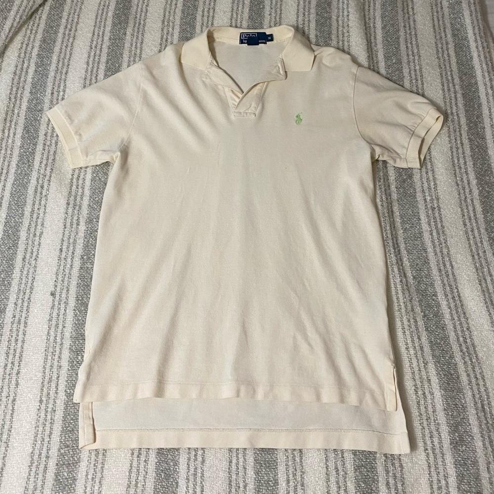 vintage crème colored polo with green symbol 🏇🏻🧳🧶